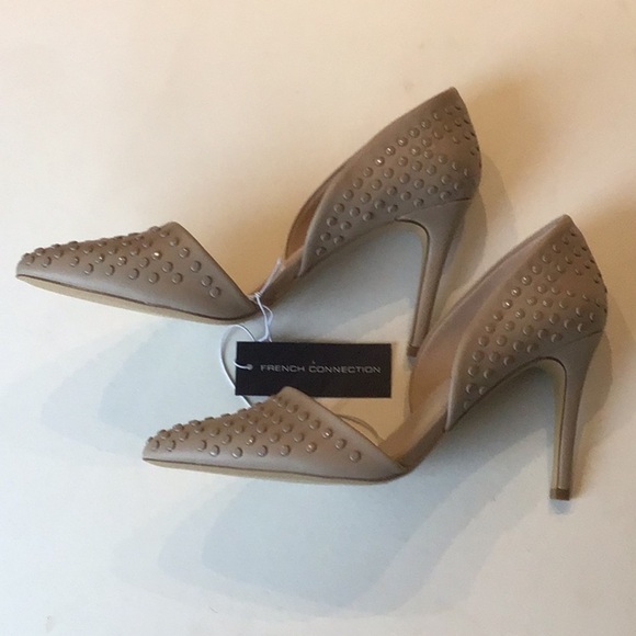 French Connection  Forever Studded Pump Ivory 3.5” heel. Size 9 NWT - Picture 3 of 6